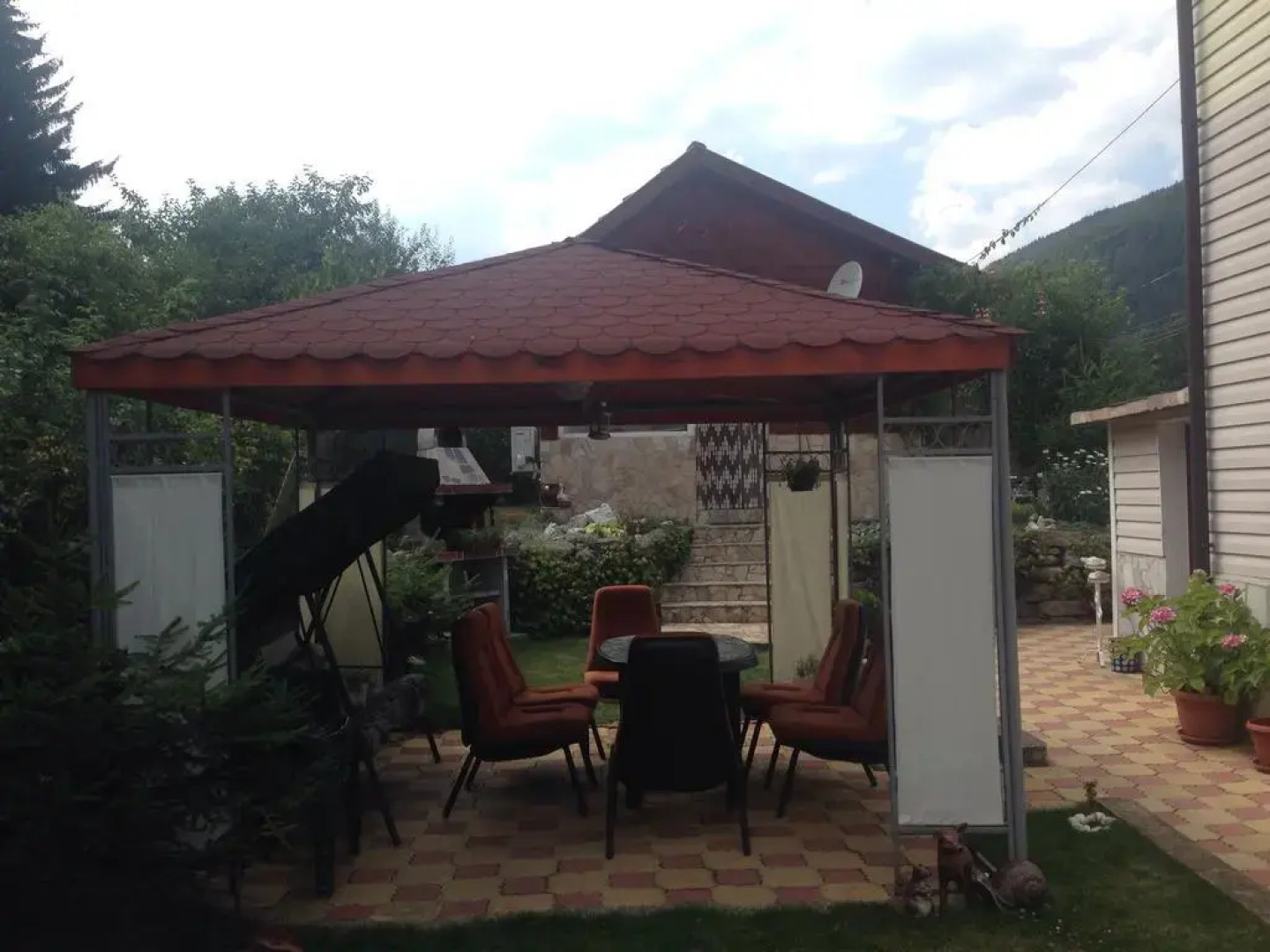 Sunny House Madjare Guest House