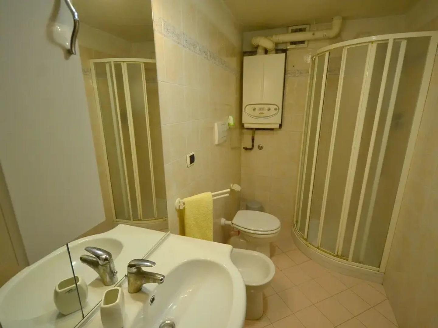 Cozy Holiday Home with a Jacuzzi in Montopoli