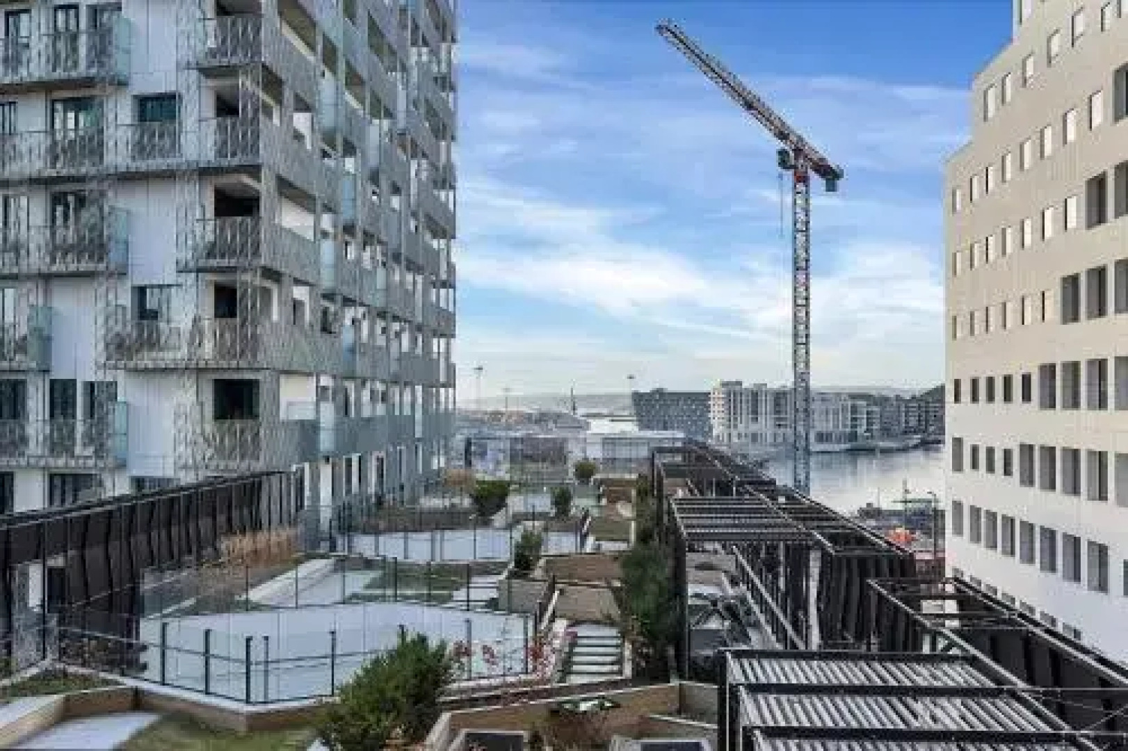 Wright Apartments - Barcode