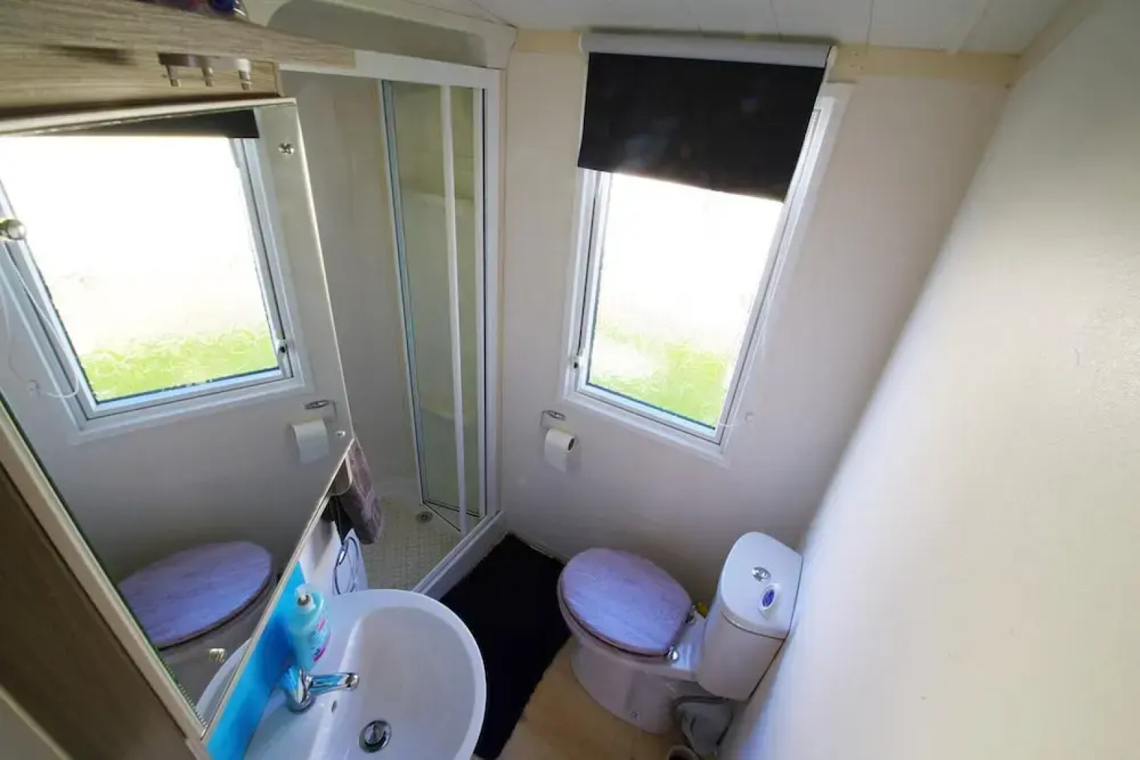 Lovely 2-bed Static Caravan in Rhyl