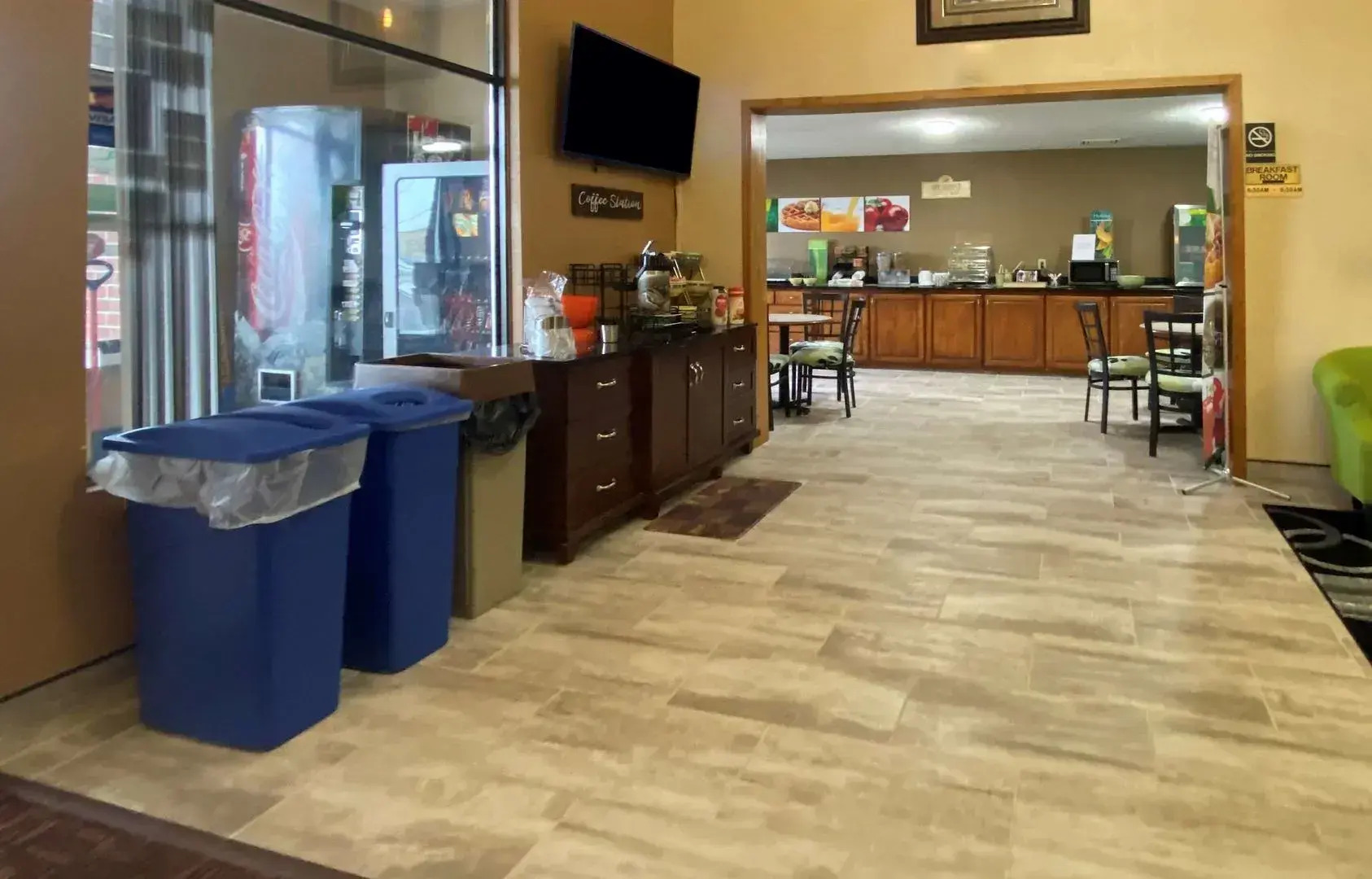 AmericInn by Wyndham Reedsburg