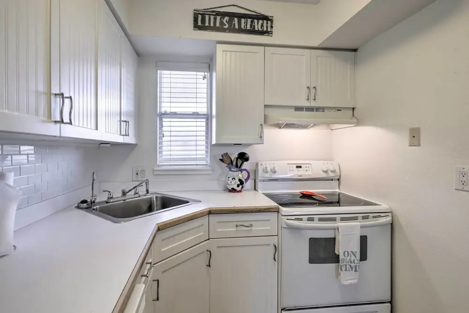 Pet-friendly Cape Canaveral Condo Near Beach!