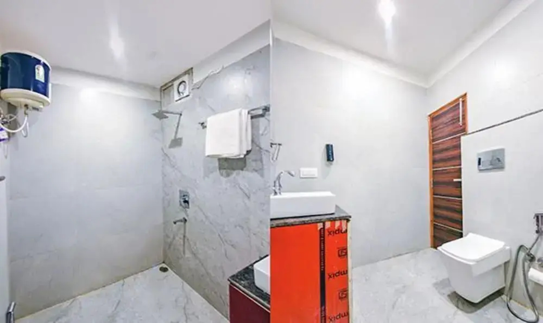 Fabhotel The Micky House