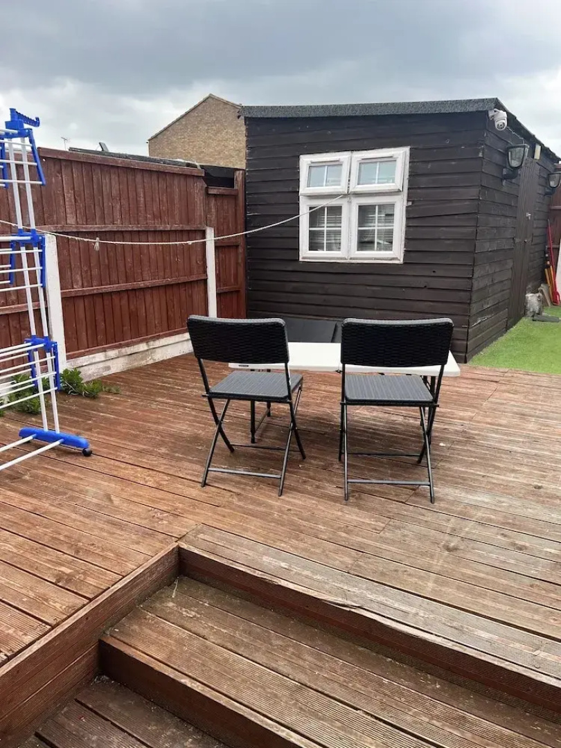 Cozy Basildon Retreat With 3 Bedrooms Free Parking