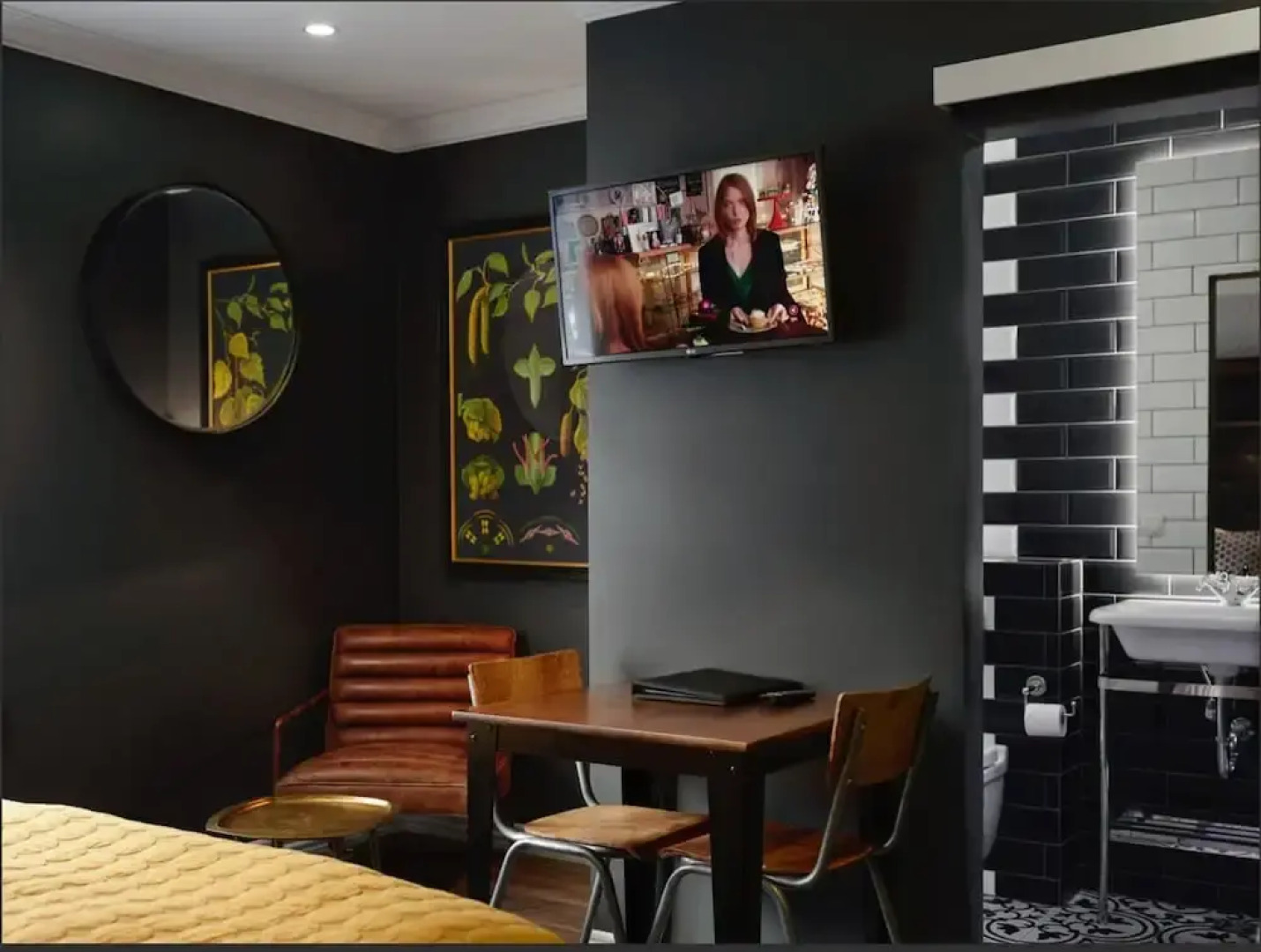 Vintage Apartment Hotel