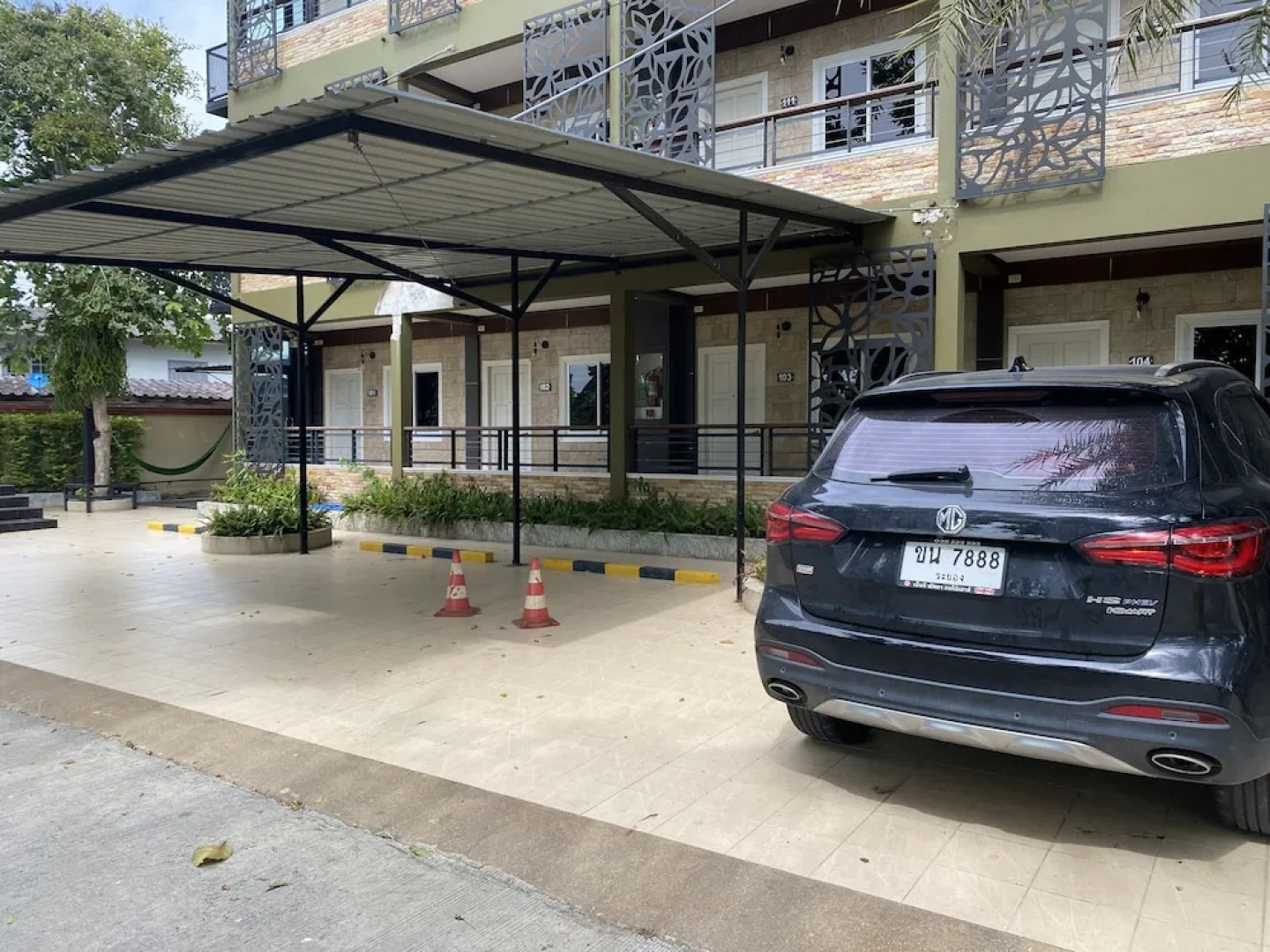 RoomQuest Chonburi Laem Chabang