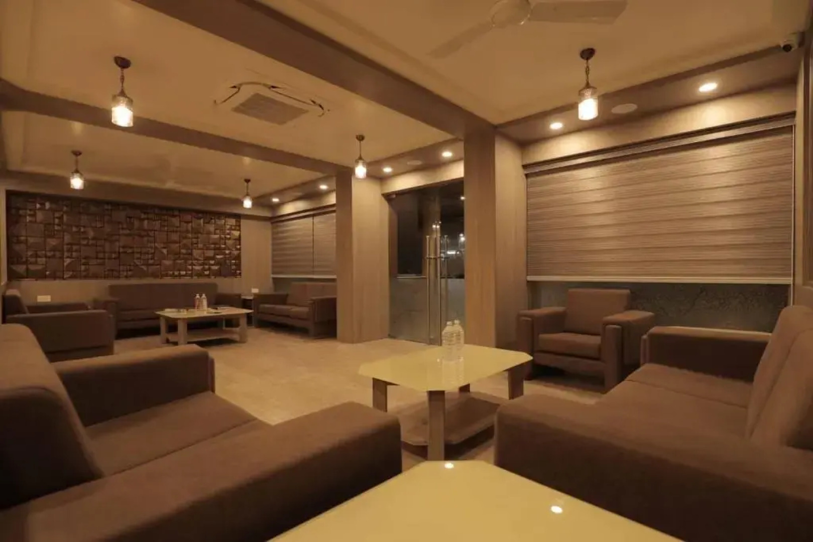 Pride Biznotel Gir Sasan