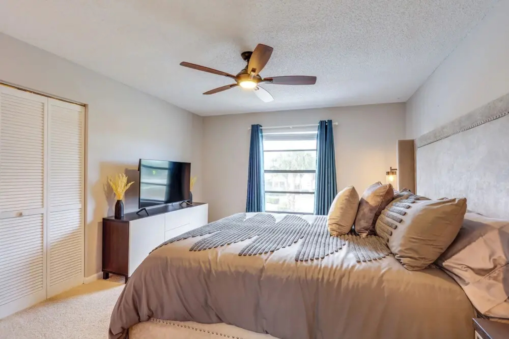 5 Mi to Beach: Jupiter Townhome w/ Pool Access