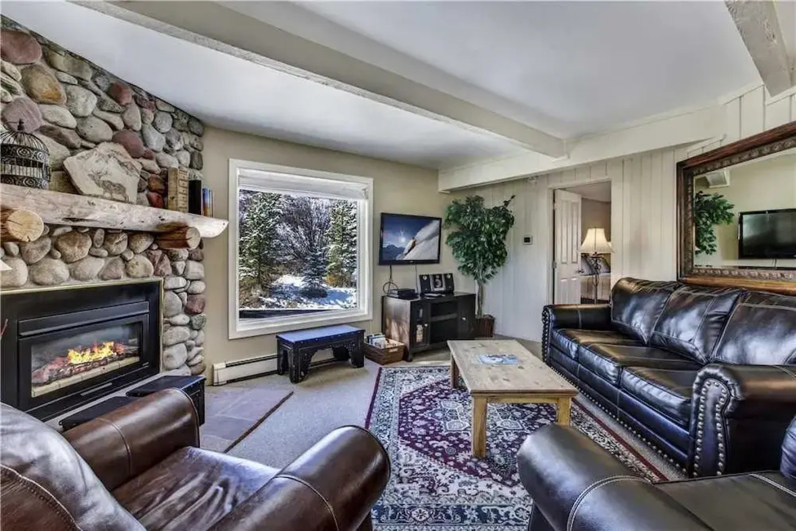 Woodbridge 19C - 2 Bedrooms Condo