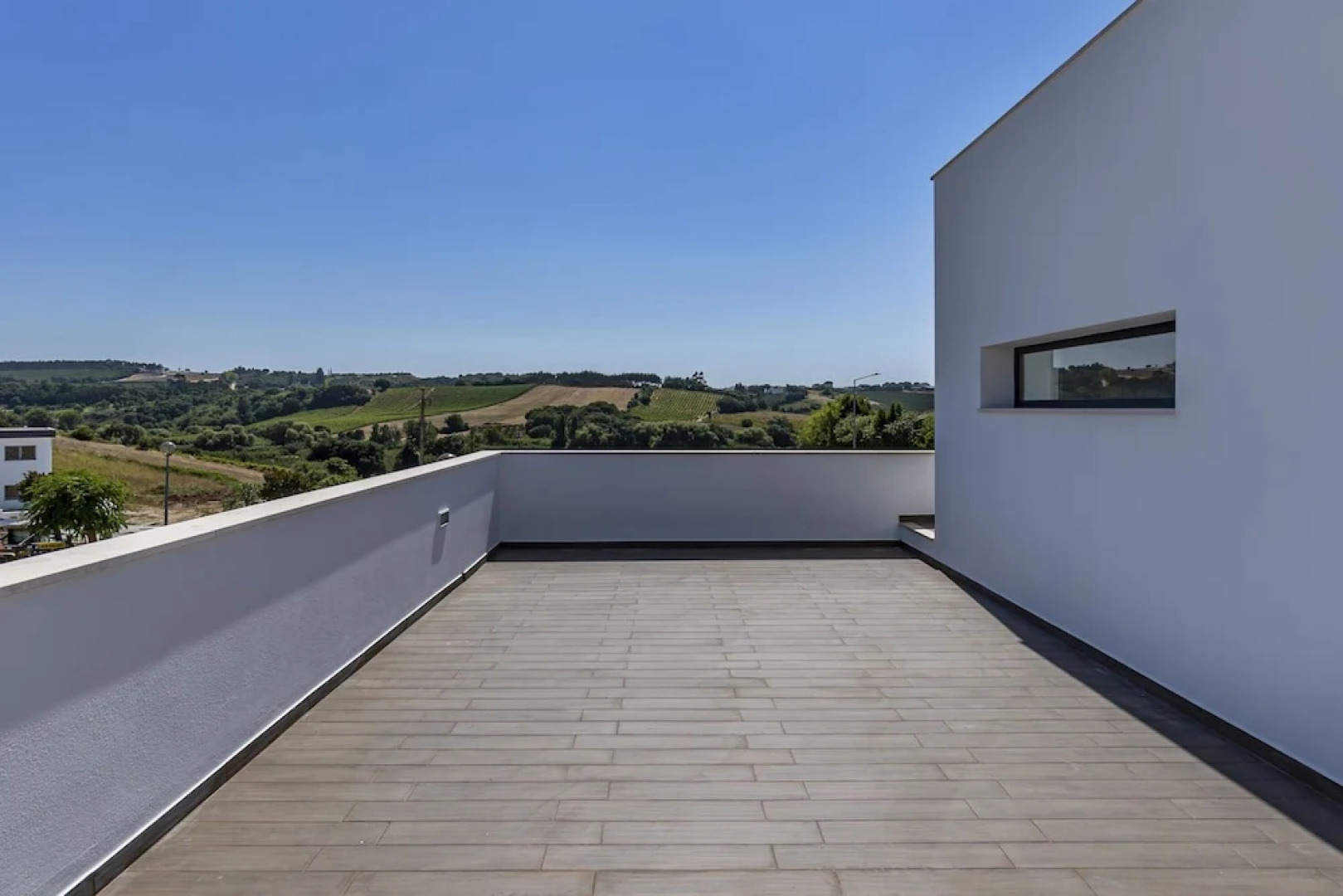 Captivating 4-bed House in Cadaval District-lisbon