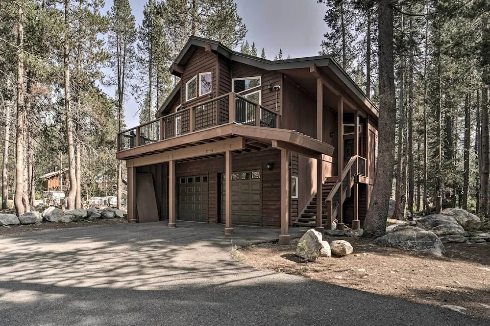 Near Donner Lake & Skiing: Soda Springs Cabin!