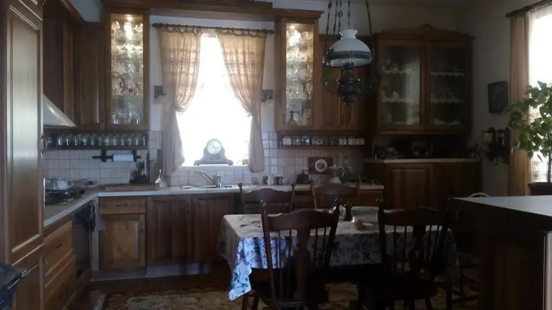 Retro - 19th Century Guest House