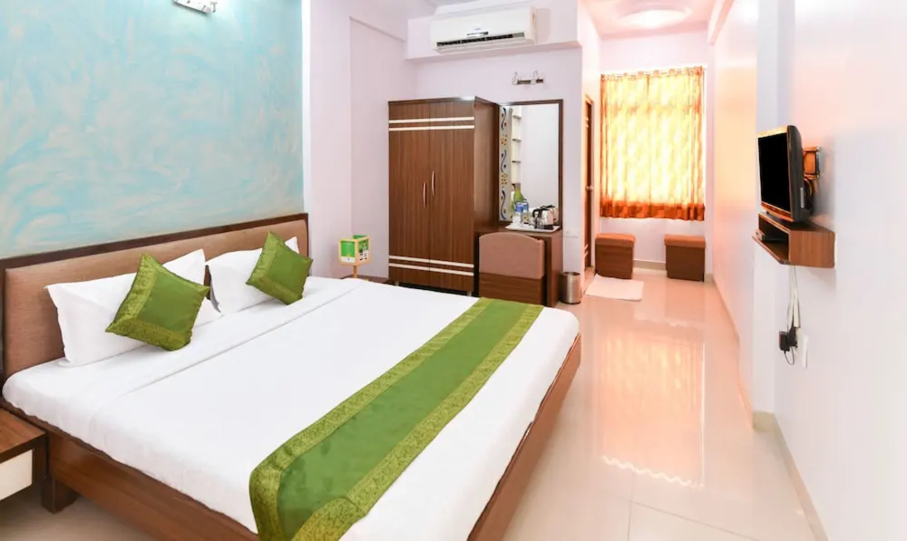 OYO 2116 Skylon Hotel