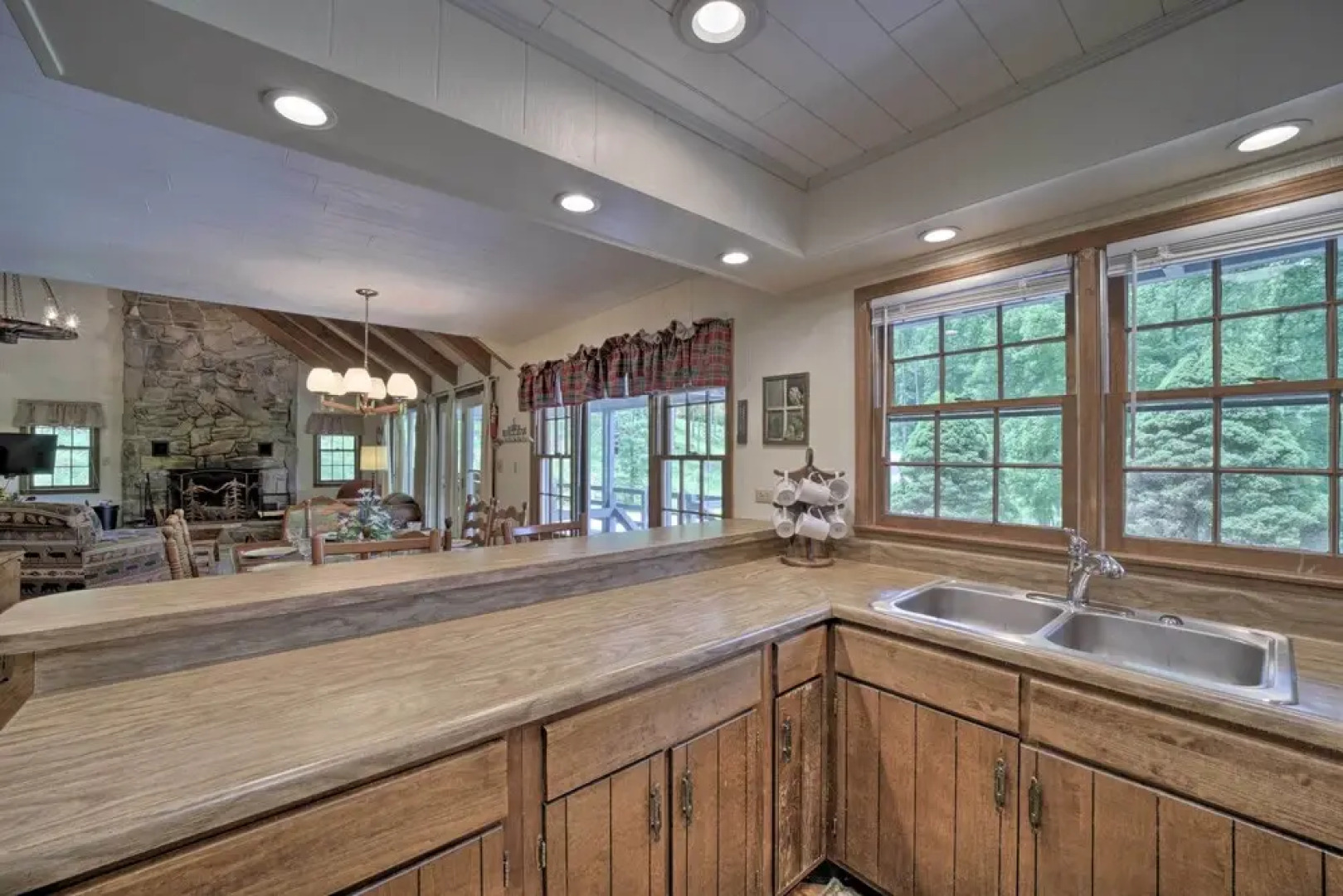 Mountain Escape w/ Hiking ~ 5 Mi to Bryson City!