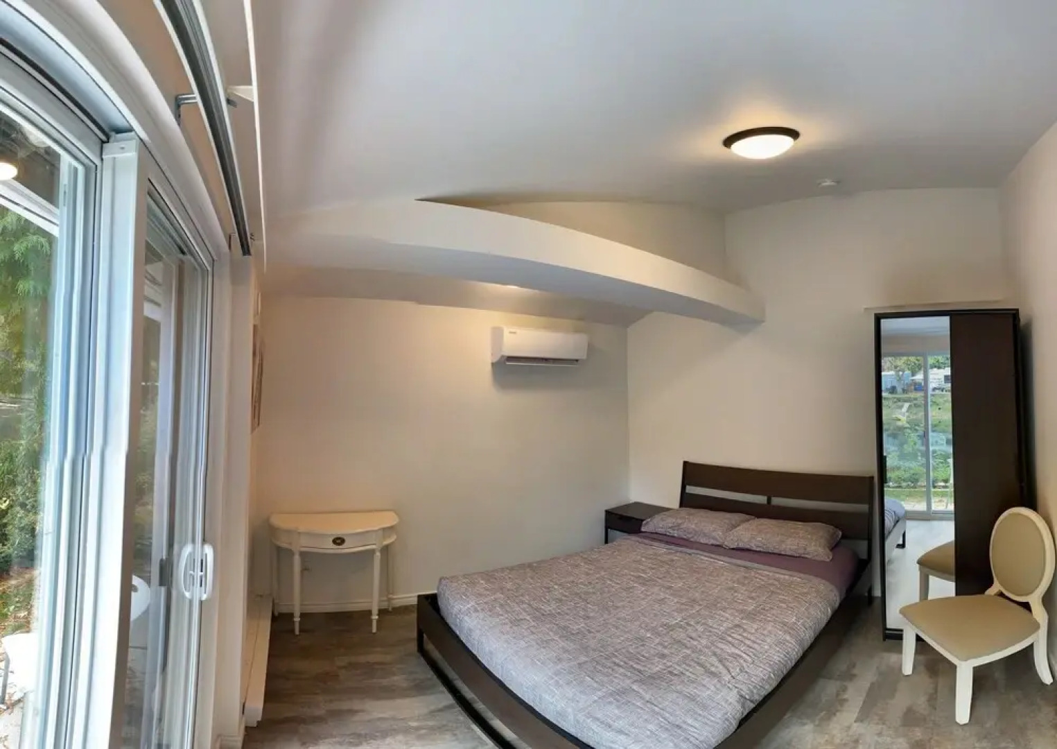 Harrison Lake Cottages