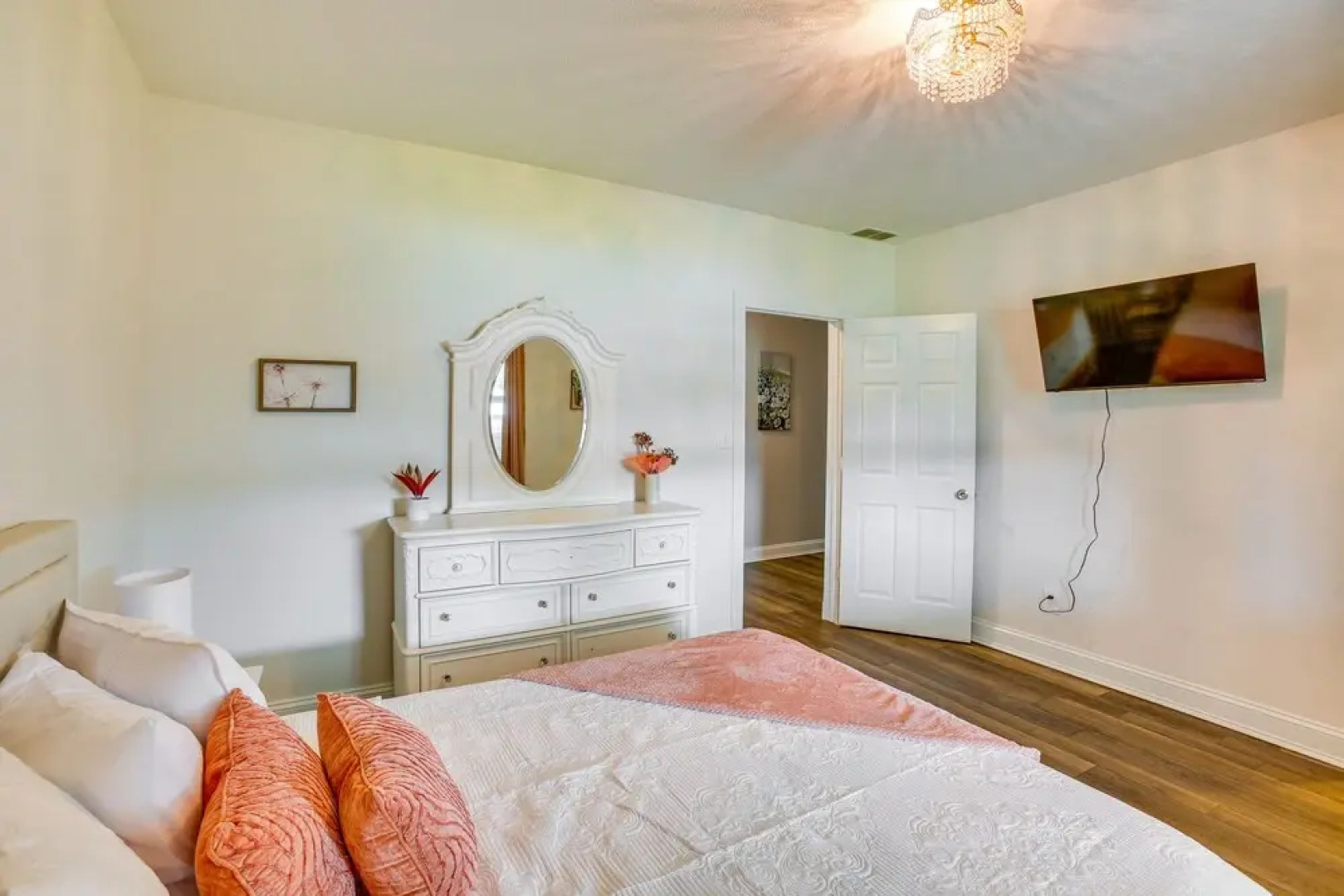 Charming Cadillac Retreat w/ Private Hot Tub!