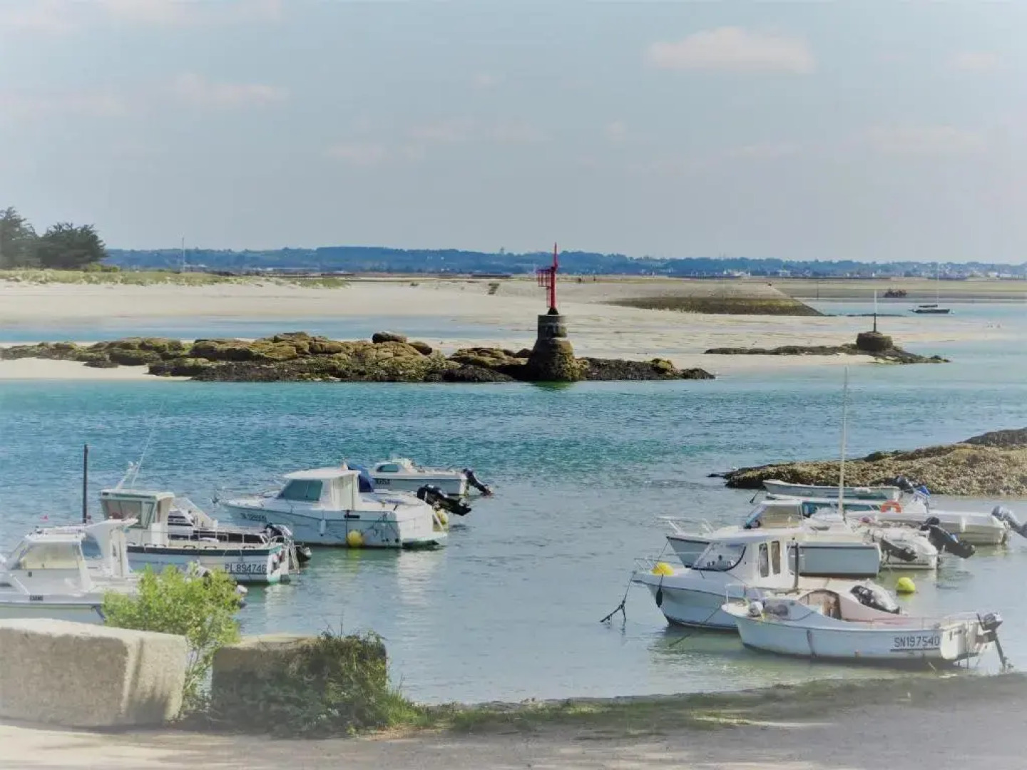 Charmant Studio en duplex esprit loft avec balcon vue mer, et piscine extérieure