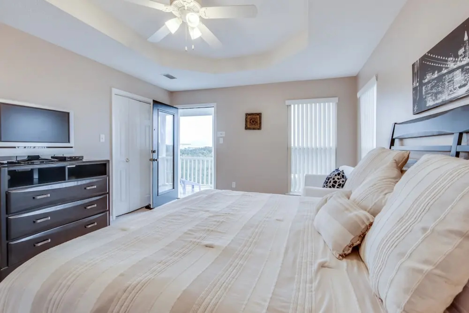 Summer Palace B 2 Bedroom Duplex by RedAwning