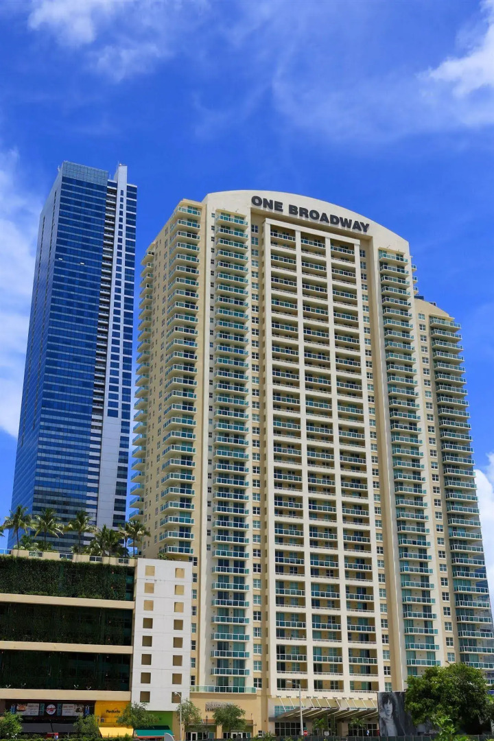 Pelican Residence at One Broadway