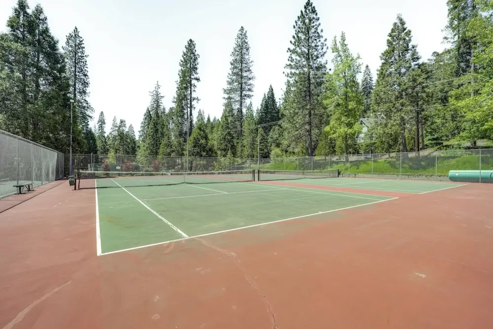 Family Cabin in Blue Lake Springs, Near Town!