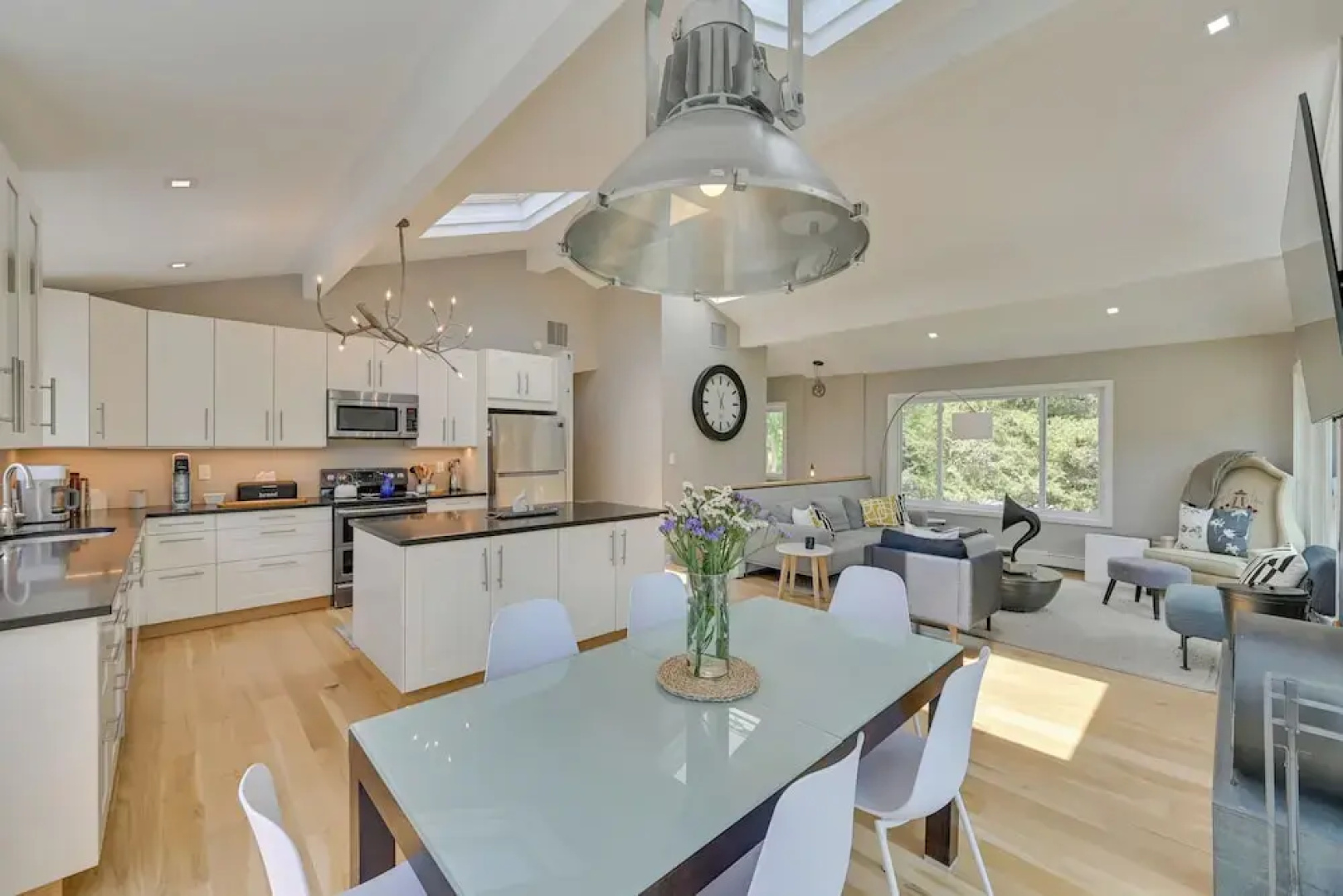 Alluring Hampton Bays Hideaway < 2 Mi to Beach!
