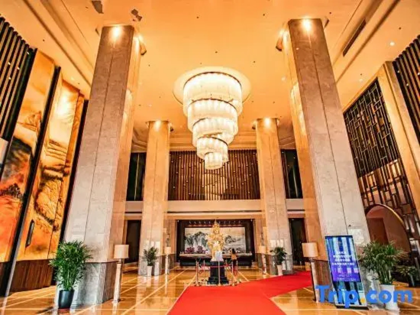 Grand Huayun Hotel 