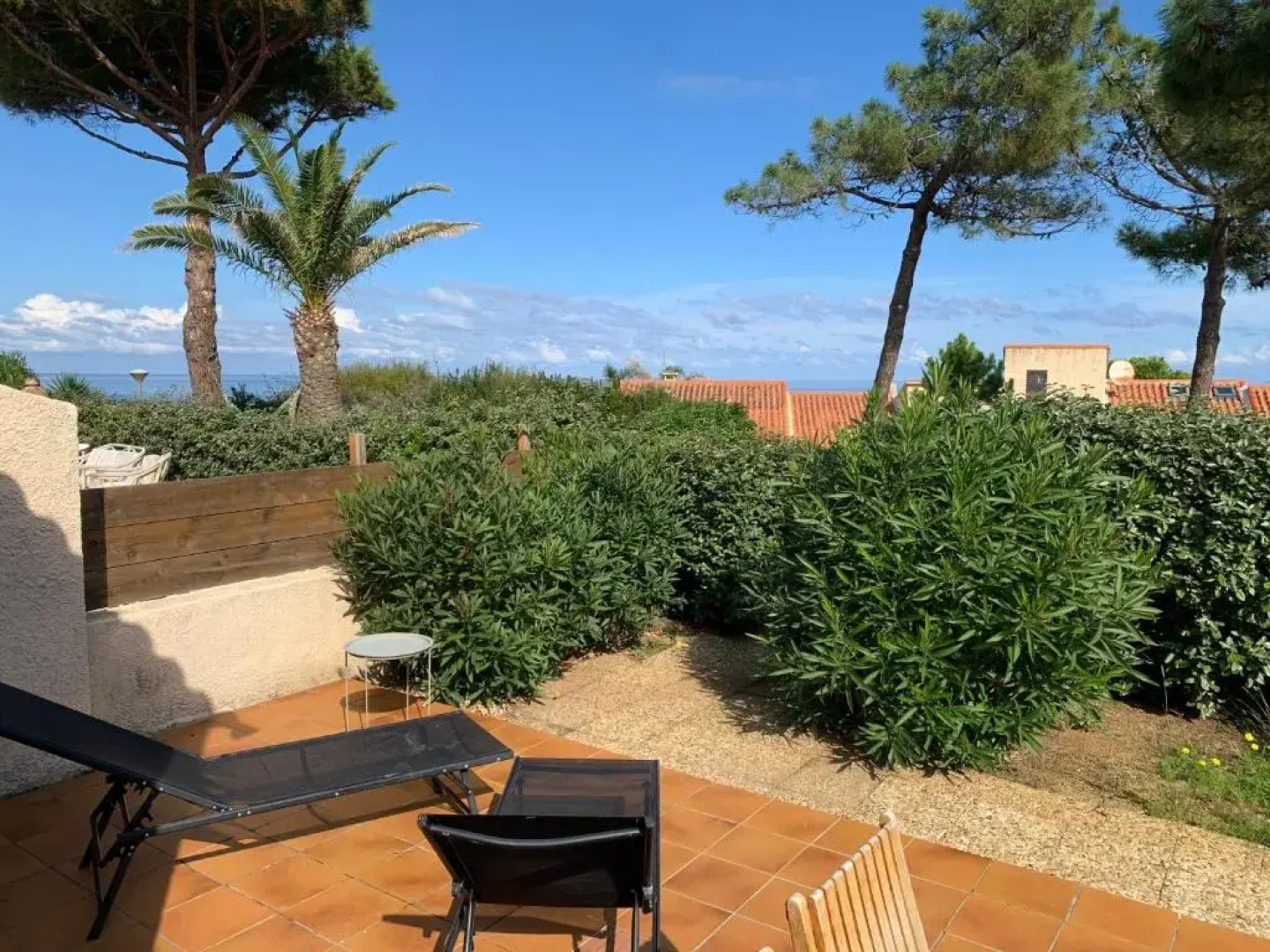 Mini villa climatisée - Vue mer - Mer à 50 m - Jardin et 2 terrasses 300 m2