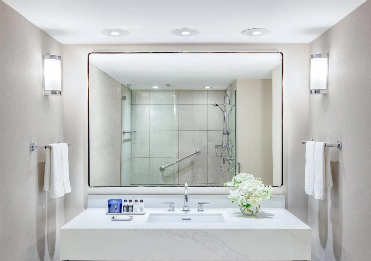 The Marquette Hotel, Curio Collection by Hilton