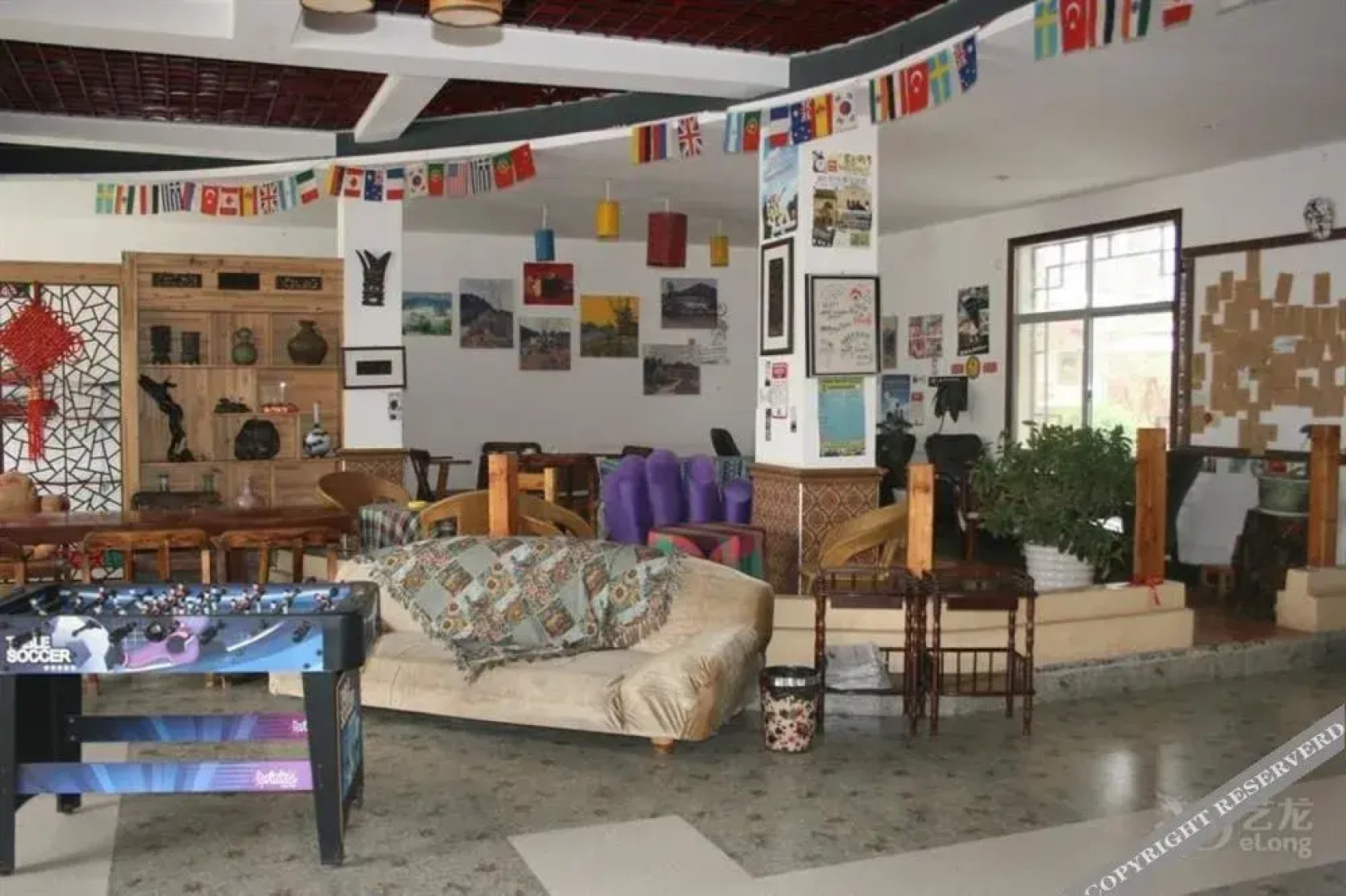 Zhangjiajie Base Area International Youth Hostel