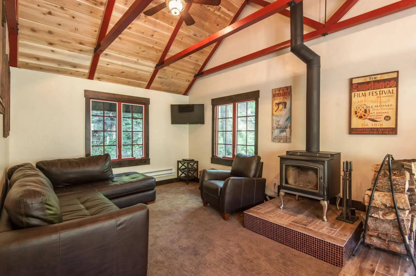 Hideaway Above The Stream