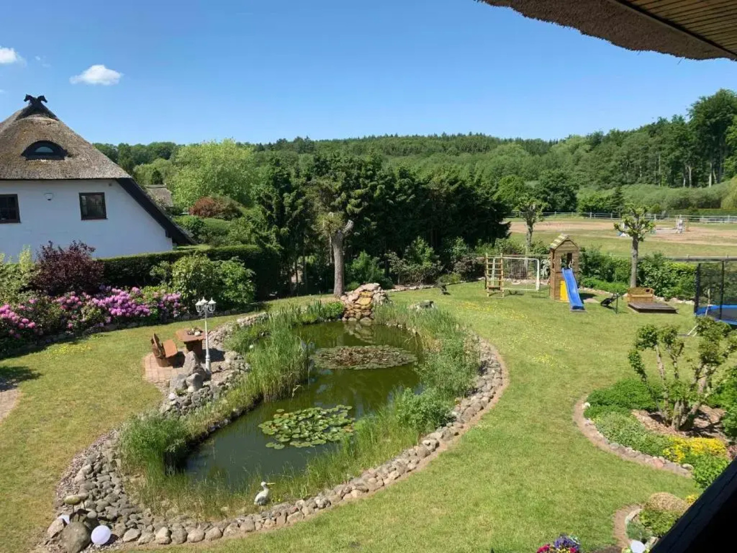 Land FeWo am Teich- Reet gedeckt - Ostseenah - bei Binz