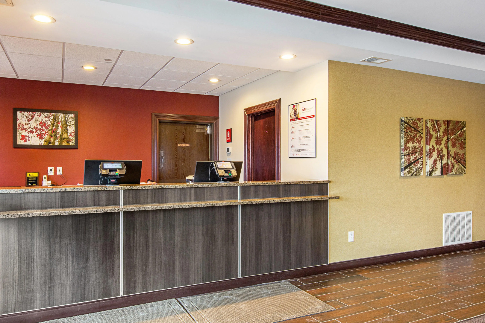 Red Roof Inn & Suites Omaha - Council Bluffs