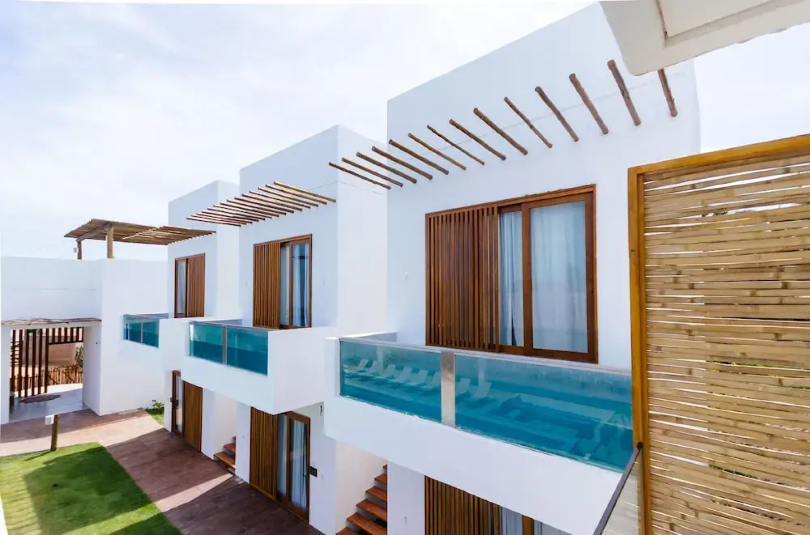 Mikiki Lifestyle Hotel