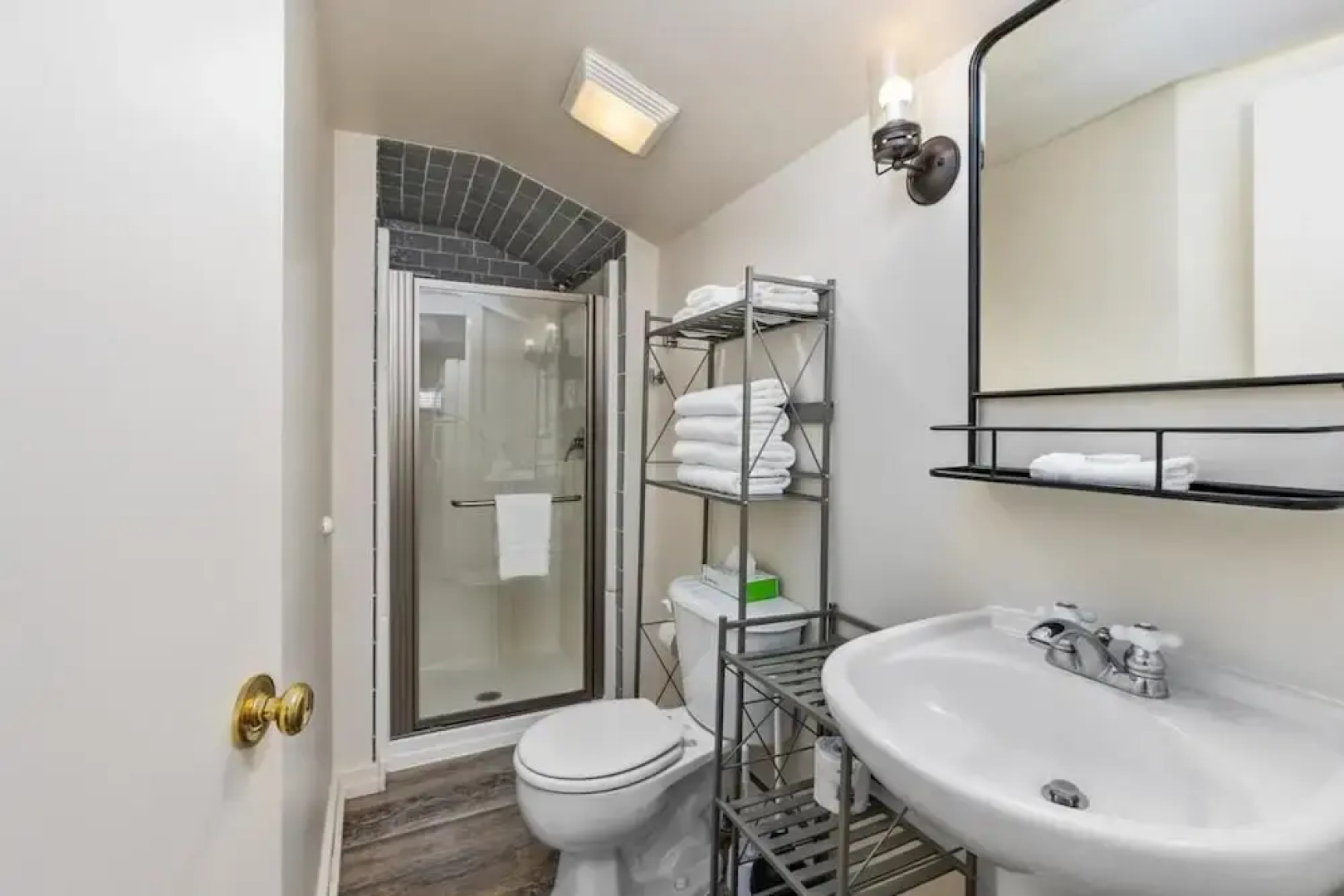 Hummingbird - One Bedroom Apartment, Sleeps 2