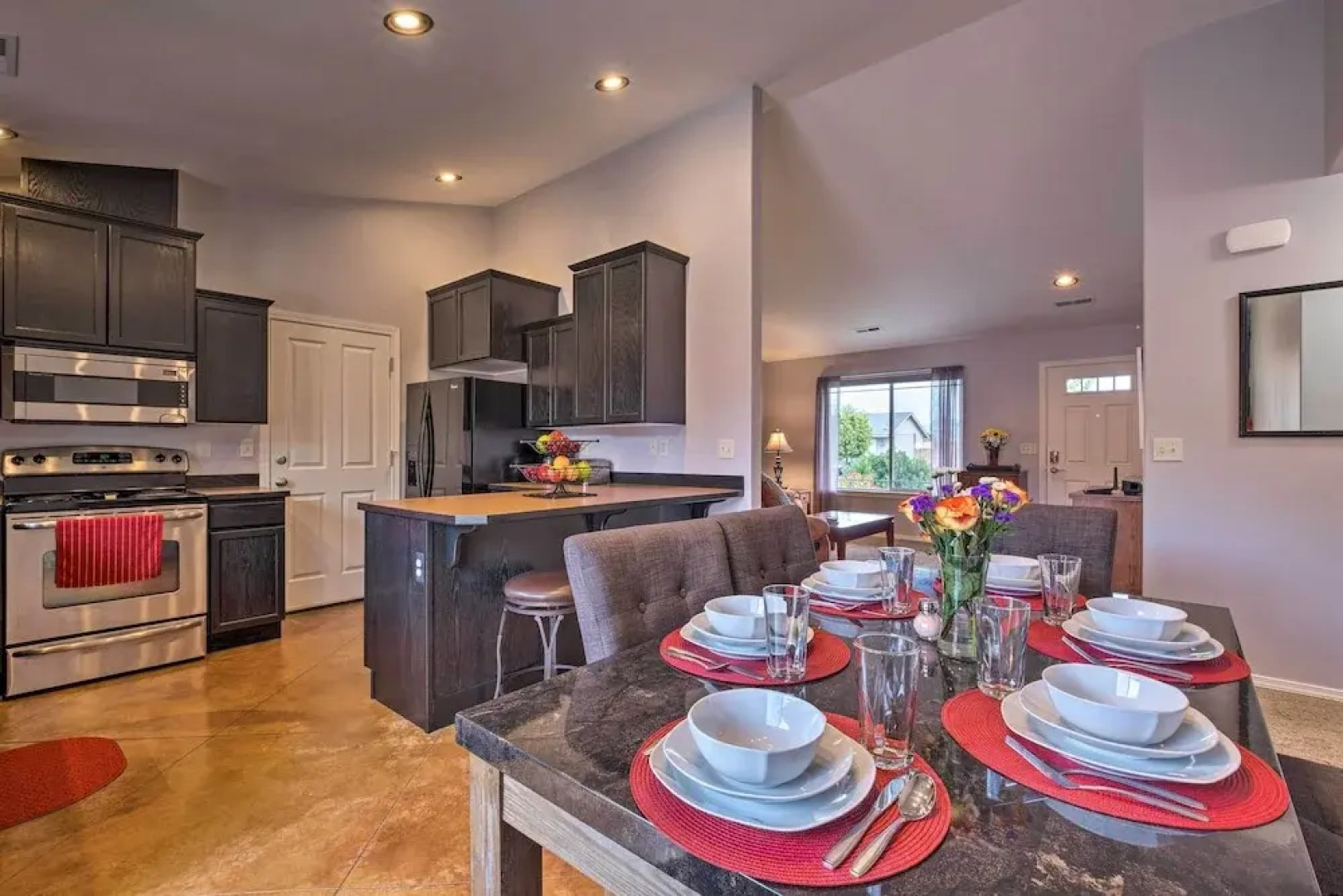 Saddle Rock East: Wenatchee Home < 3 Miles to Town