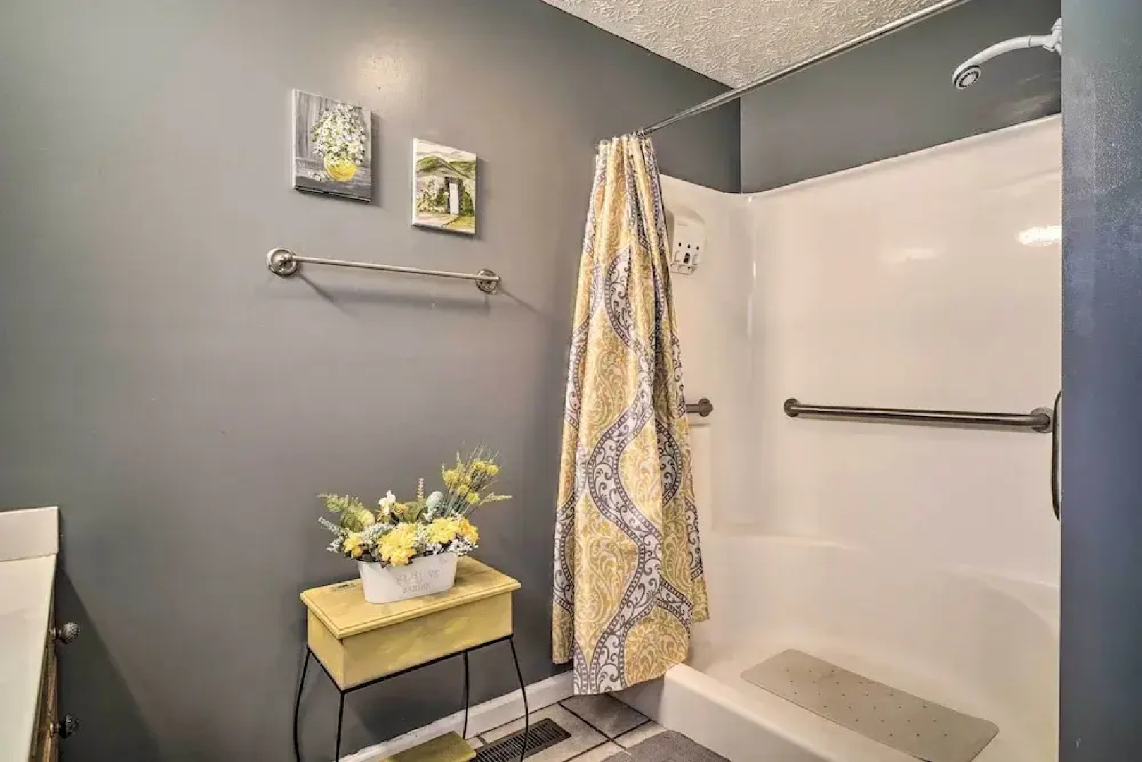 Charming 'hideaway Haven' Near Pigeon Forge!