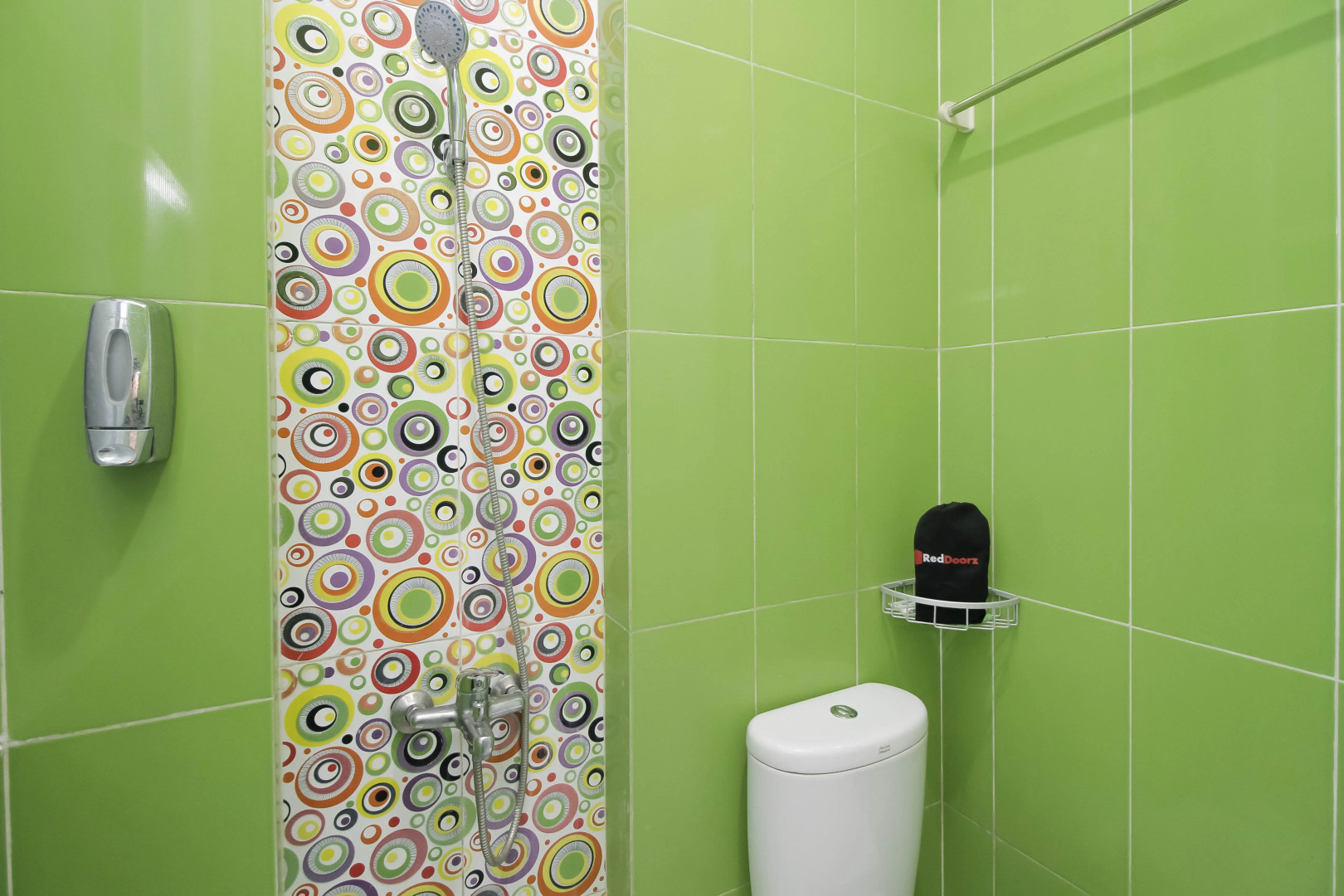 RedDoorz Plus near Stasiun Bekasi