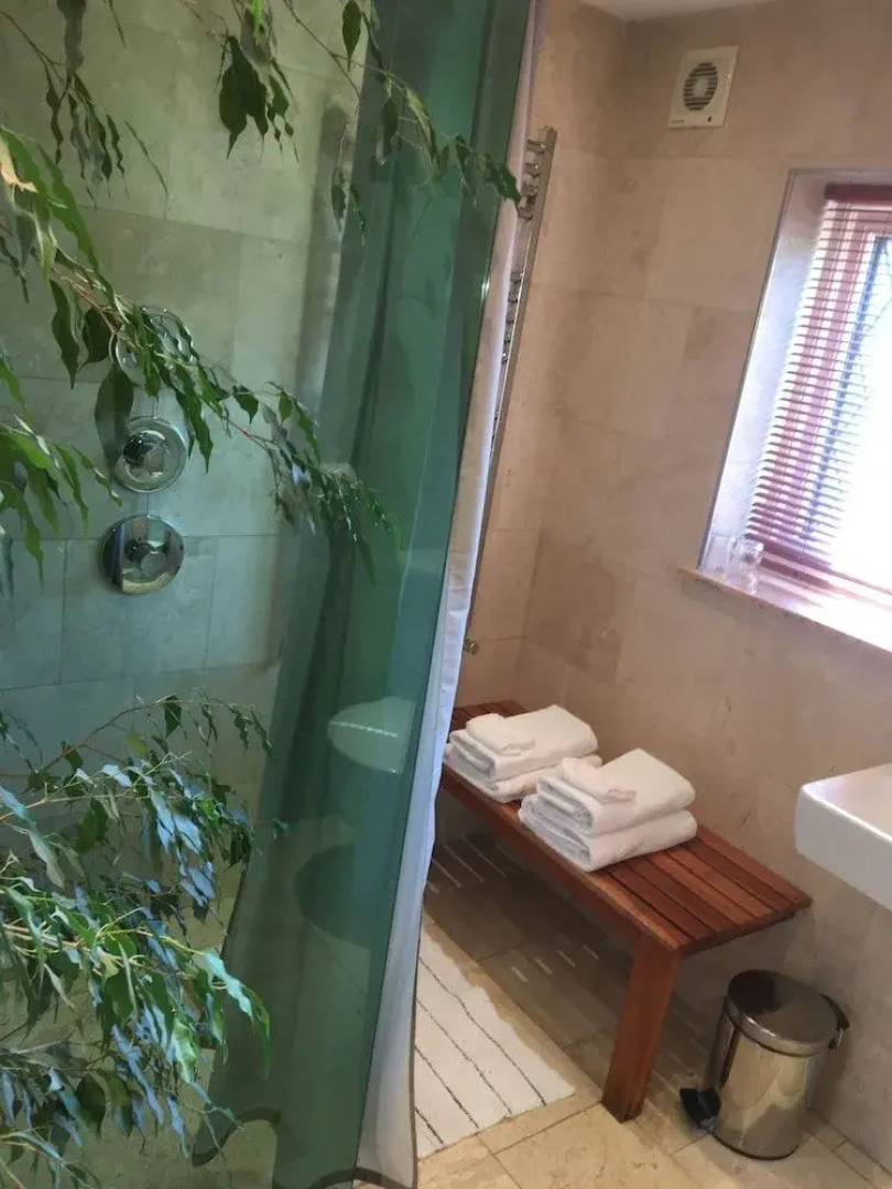 Heathrow Cottages B&B