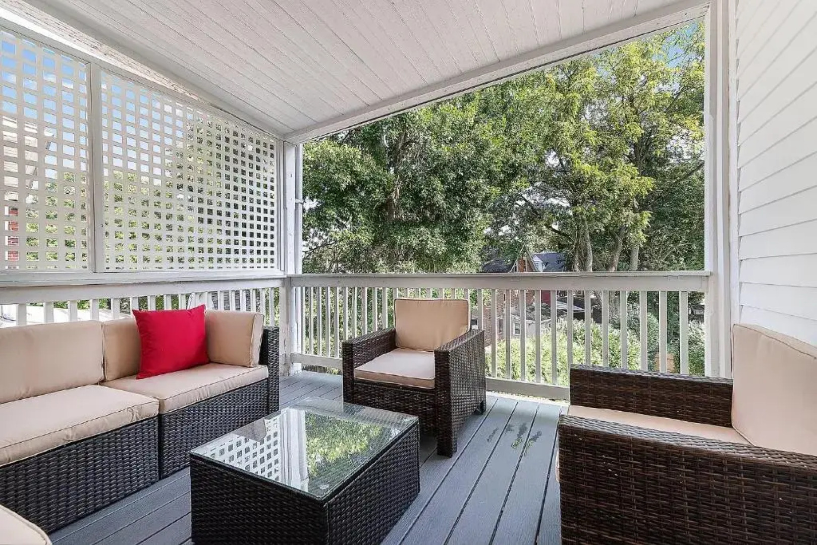 King,Parking,AC,Deck,Train,Uni,Hospital