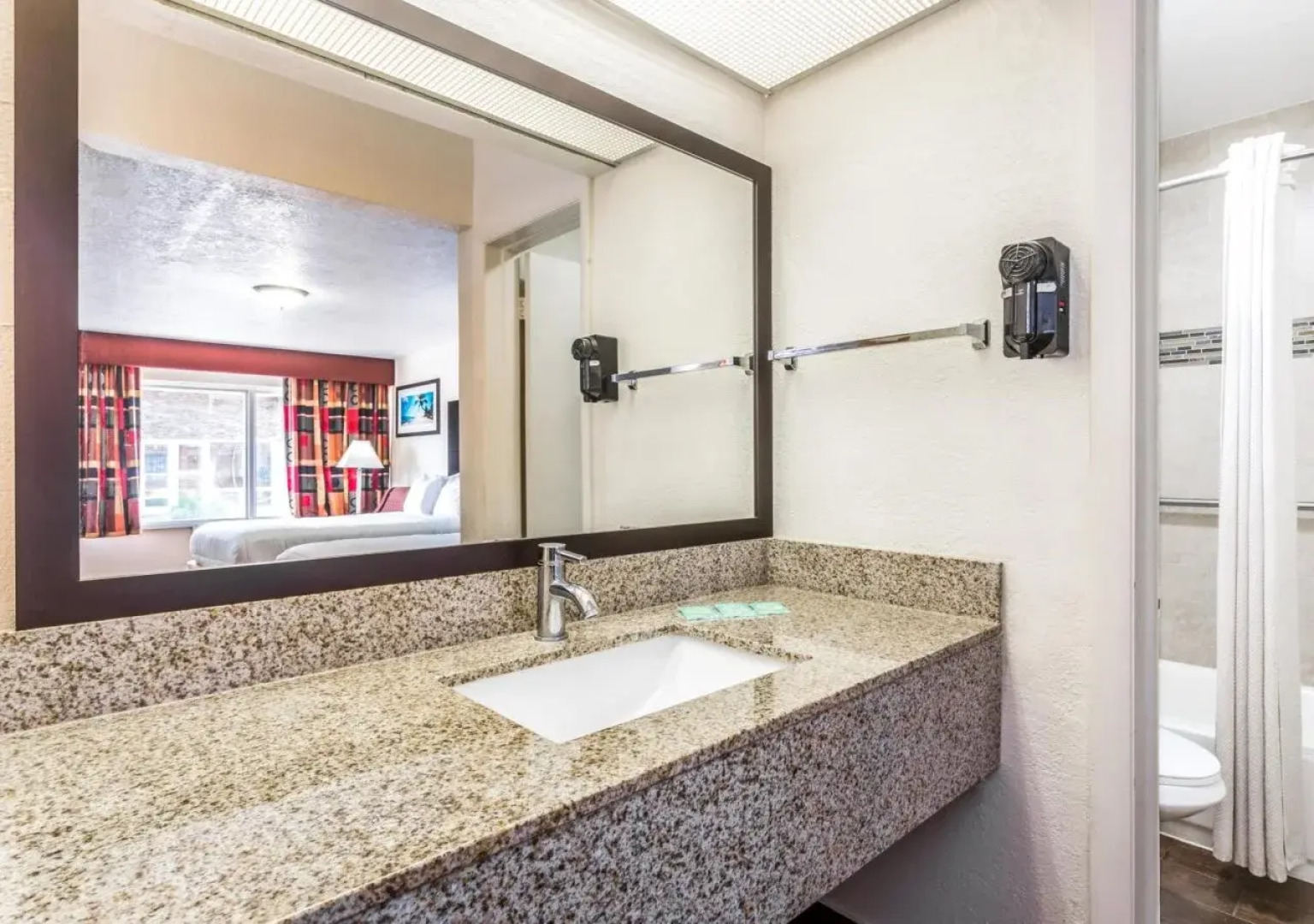 Econo Lodge Inn & Suites Florida City