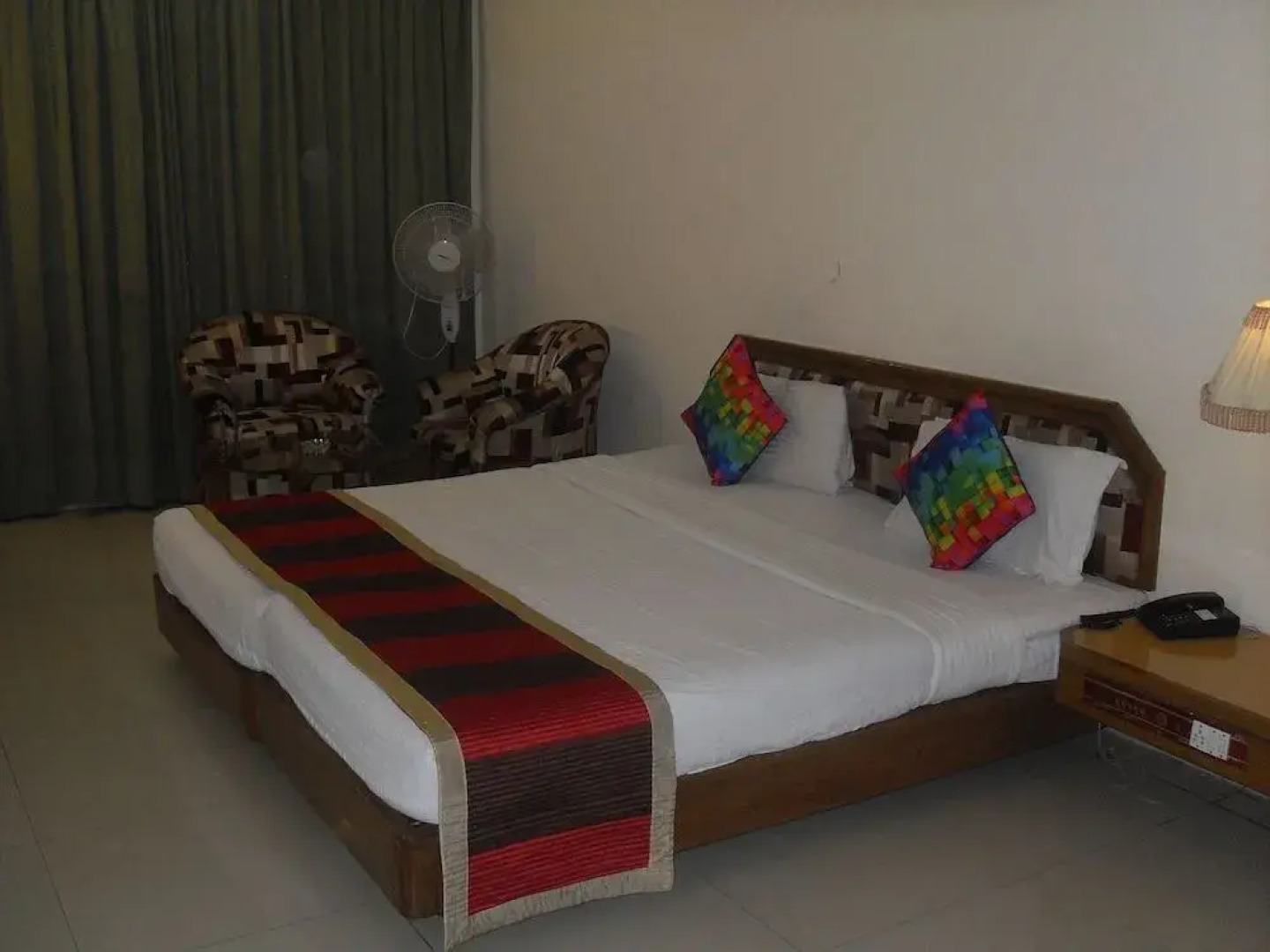 OYO Premium Sector 26 Madhya Marg