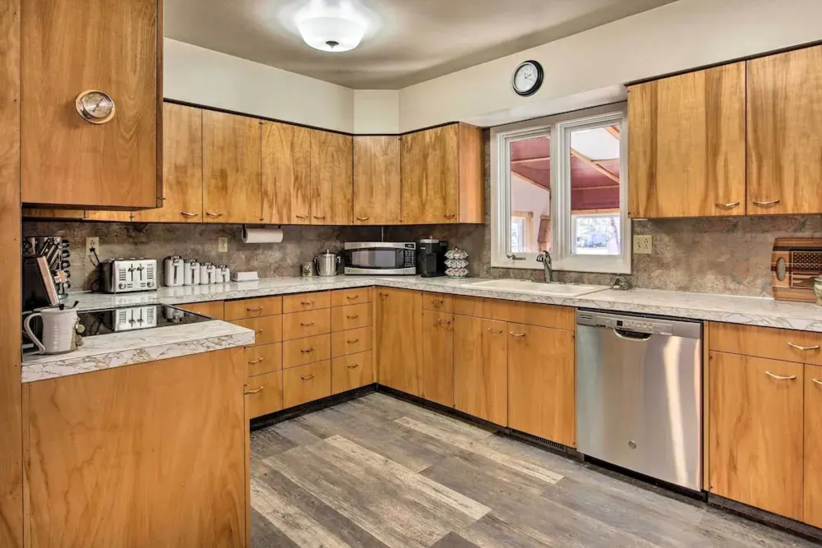 Cozy Choteau Home w/ Fire Pit, Grill, Yard!