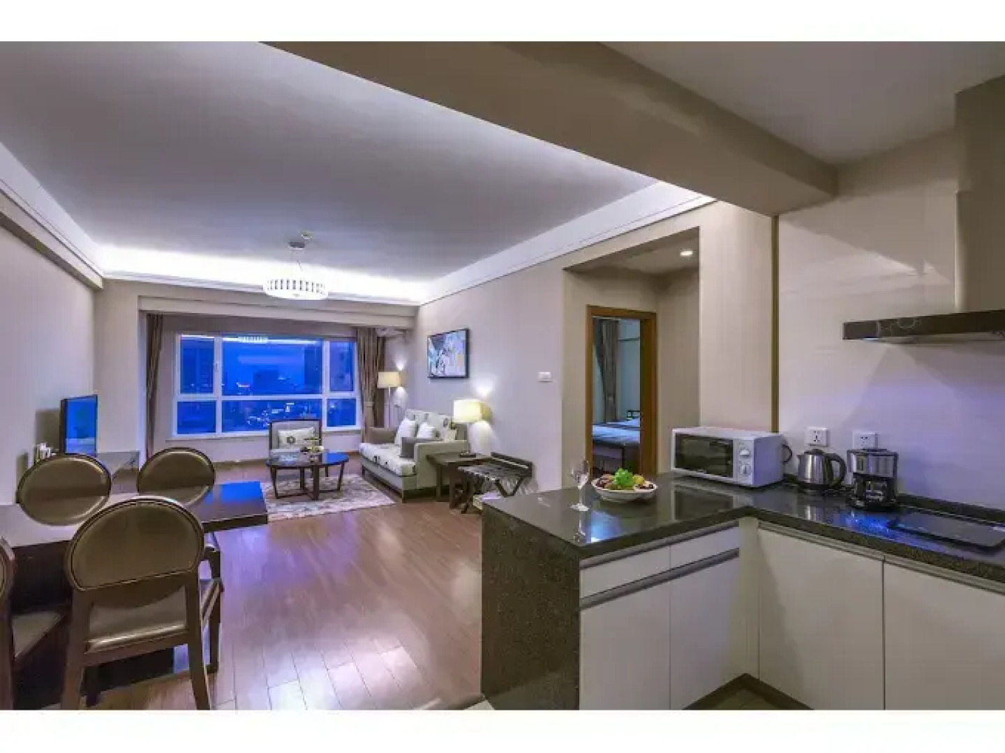 Jinjiang Peninsula Seasons Hotel