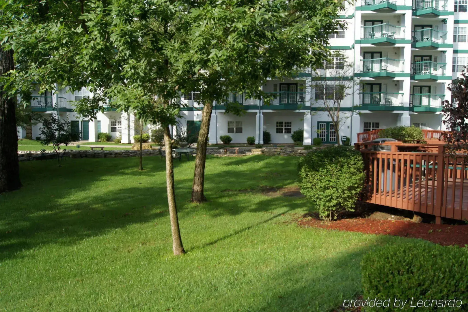 Surrey's Carriage Place Resort