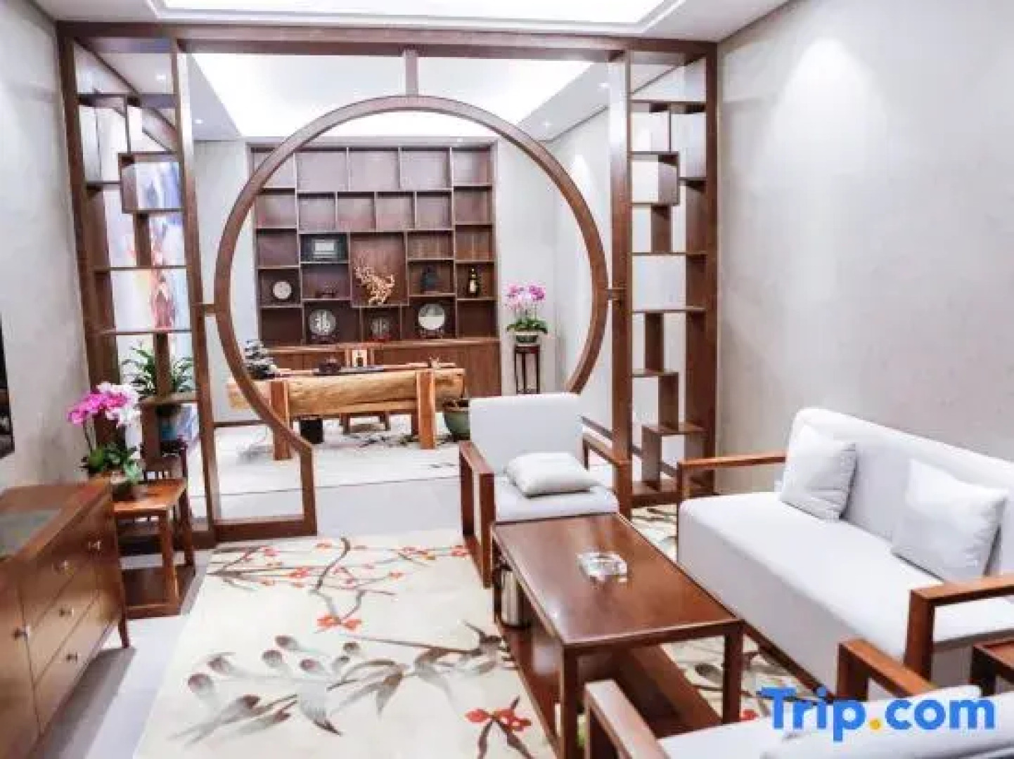 Ruoyu International Hotel (Tai'an High-speed Railway Station)