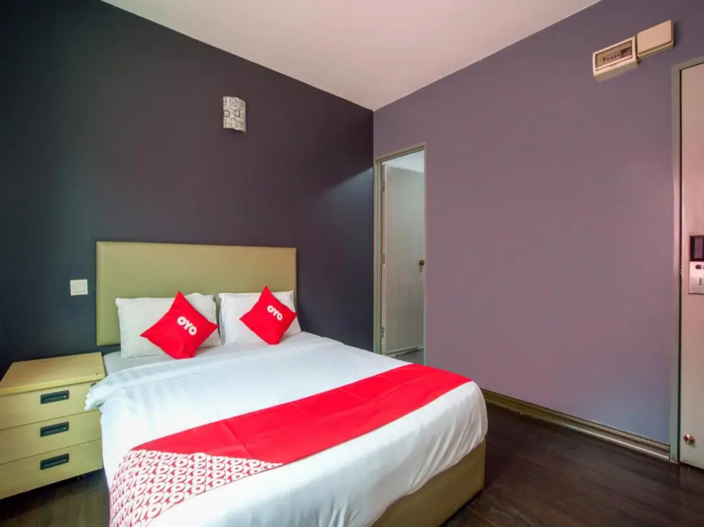 OYO 89895 Senses Budget Hotel