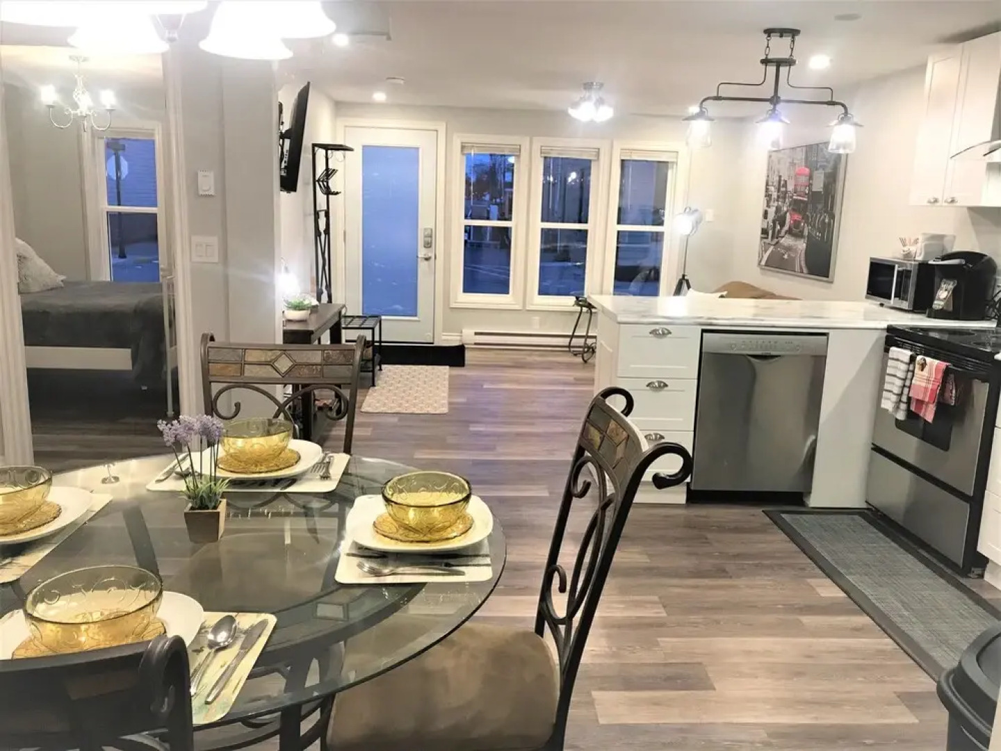 Carleton Place Downtown 1 and 2 Bedroom Entire Apartments