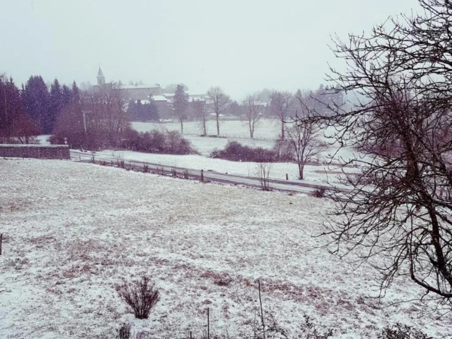 Gîte Apinac, 4 pièces, 6 personnes - FR-1-496-188