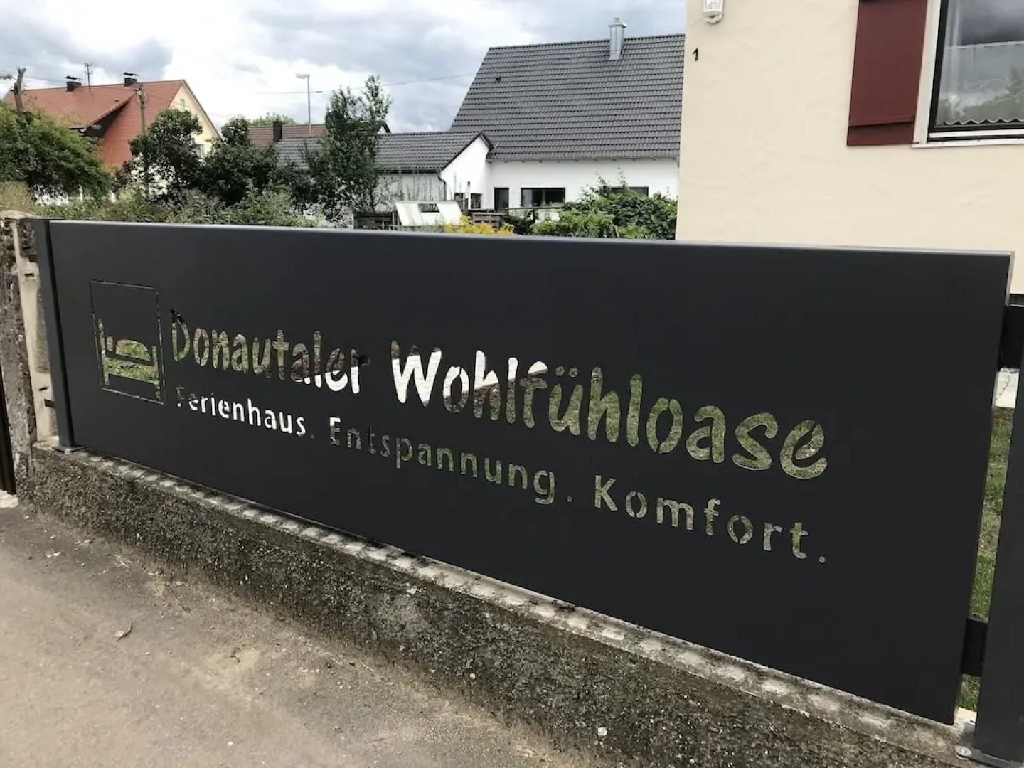 Holiday home with sauna and garden lounge