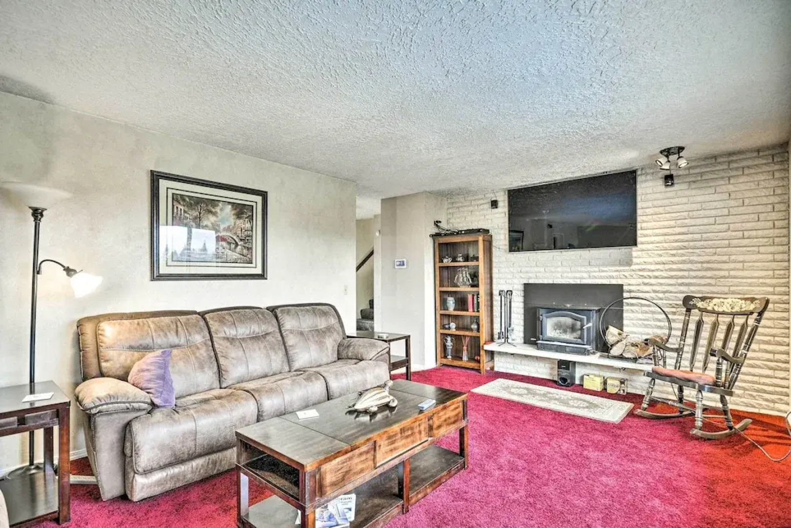 Vancouver Home w/ Hot Tub < 15 Mi to Portland!